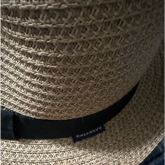 Stylish hat - Picture 2 of 5